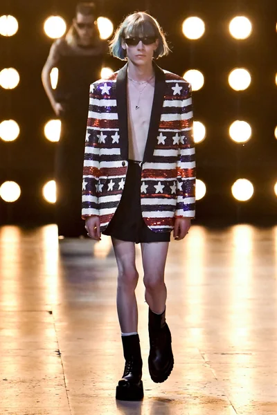Look 30